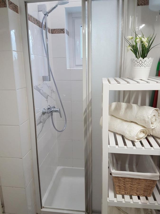 Apartma Zusterna Za Bazenom 코페르 외부 사진