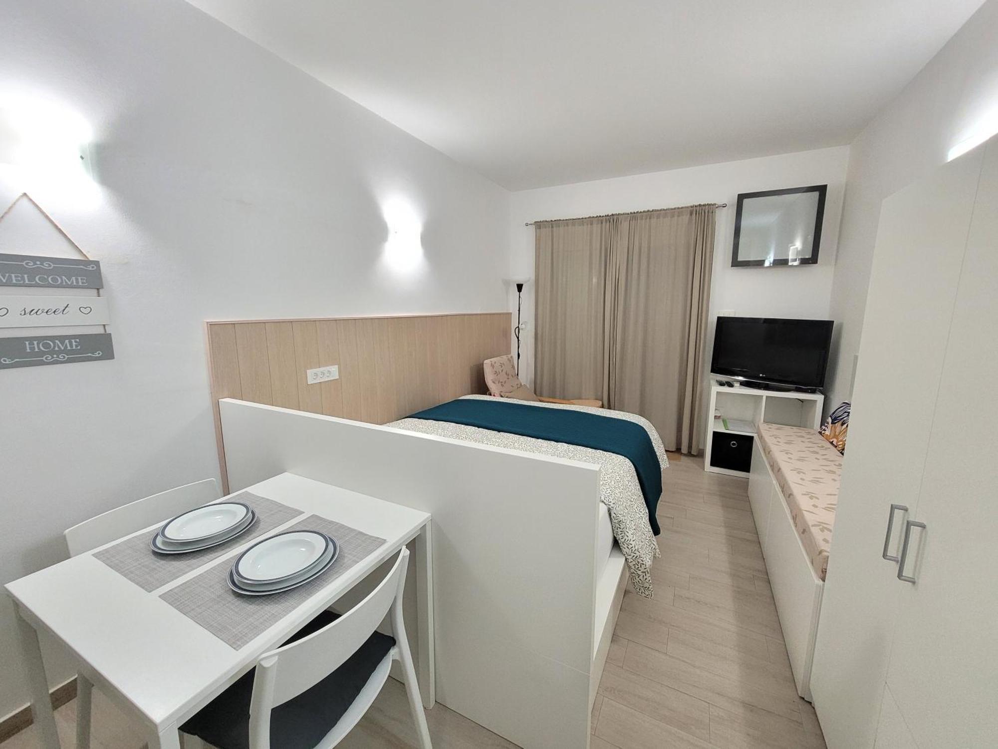 Apartma Zusterna Za Bazenom 코페르 외부 사진